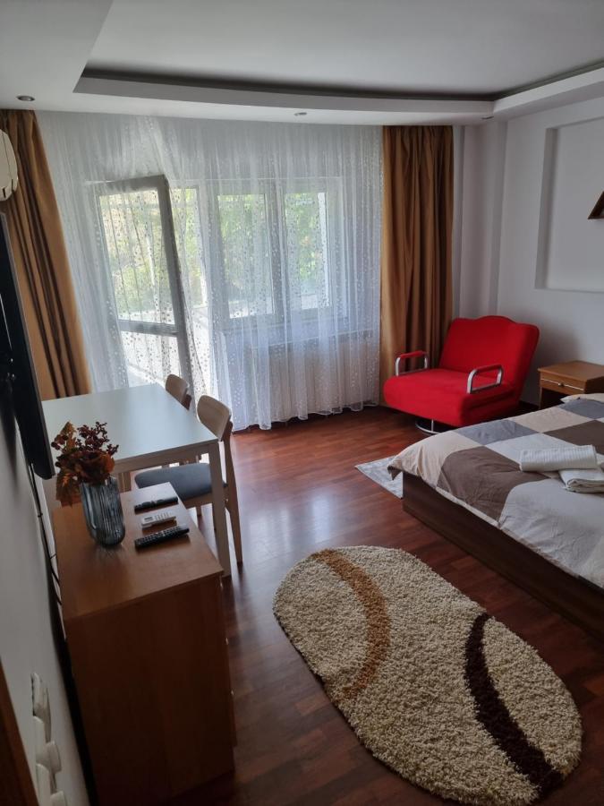 Charming And Intimate Getaway In Bucharest - Near Unirii Square Apartment Exterior photo
