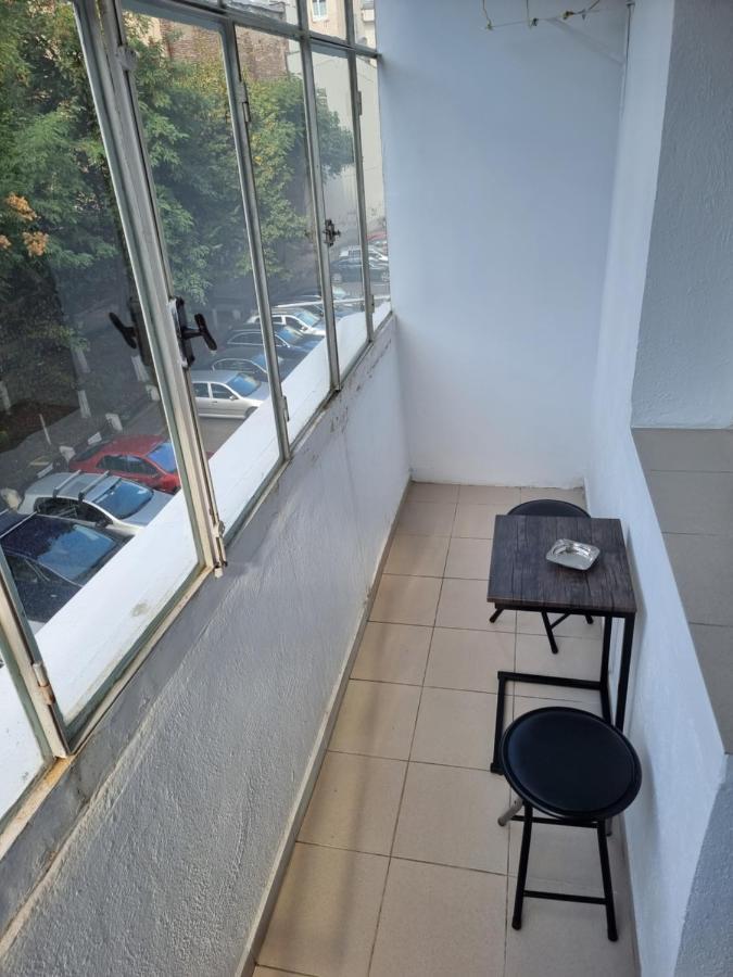 Charming And Intimate Getaway In Bucharest - Near Unirii Square Apartment Exterior photo