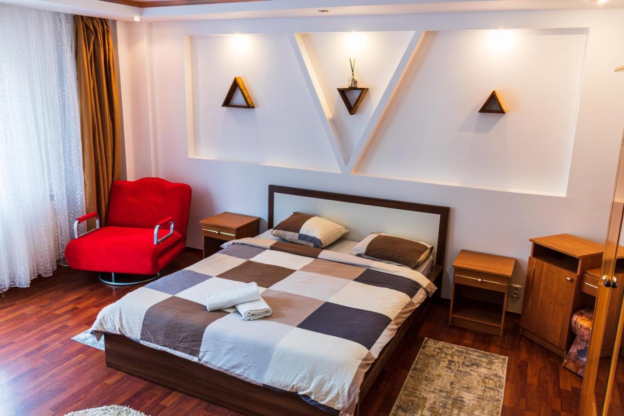 Charming And Intimate Getaway In Bucharest - Near Unirii Square Apartment Exterior photo