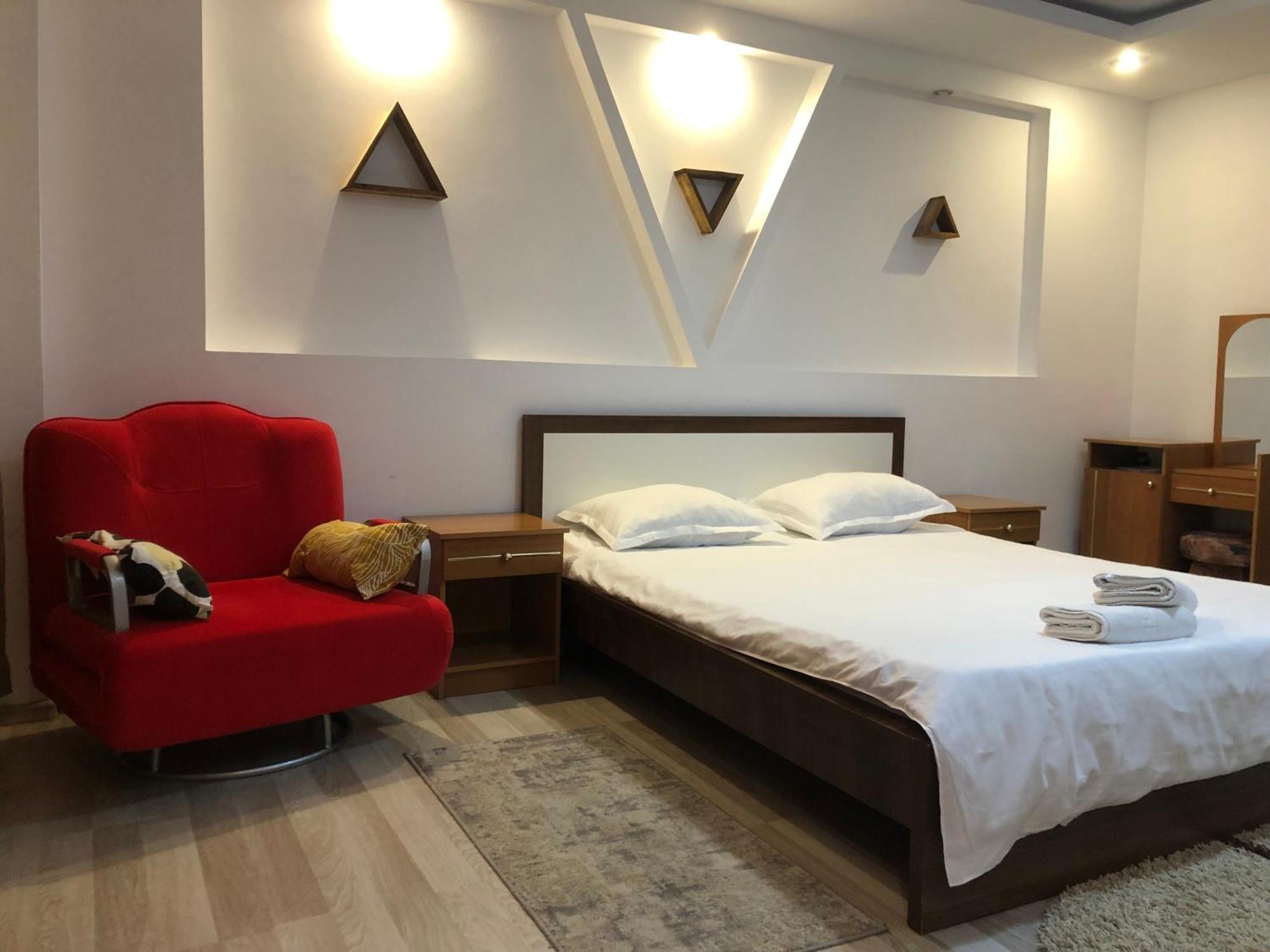 Charming And Intimate Getaway In Bucharest - Near Unirii Square Apartment Exterior photo